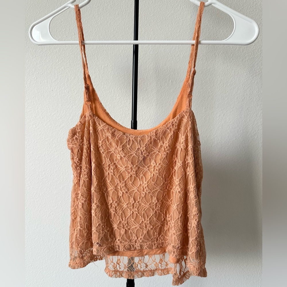 Lace Pattern Crop Top - Picture 5 of 10